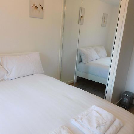 2 Bed Apt On Quiet Cul-De-Sac, Fab Location Paisley Eksteriør billede