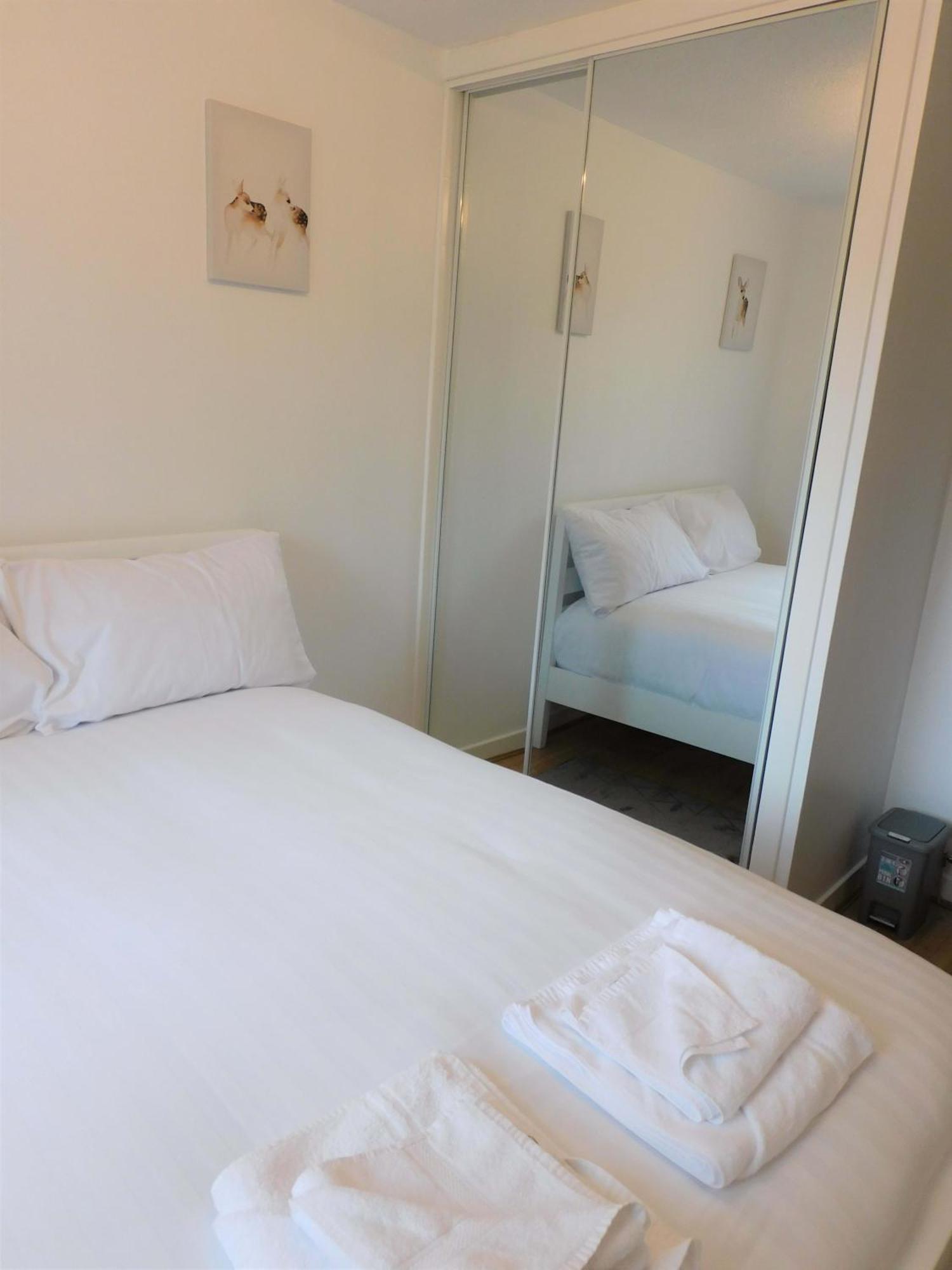 2 Bed Apt On Quiet Cul-De-Sac, Fab Location Paisley Eksteriør billede